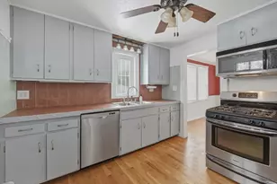 350 Homestead, Holyoke, MA 01040 - Photo 6