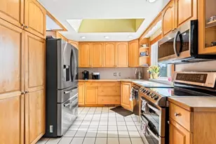 25 Munroe Dr, North Attleboro, MA 02760 - Photo 8