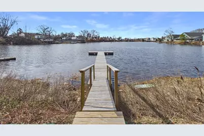 72 Ocean View Ave, Swansea, MA 02777 - Photo 4