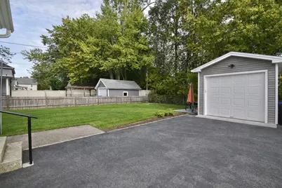 77 Dorset St, Springfield, MA 01108 - Photo 34