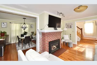 77 Dorset St, Springfield, MA 01108 - Photo 8