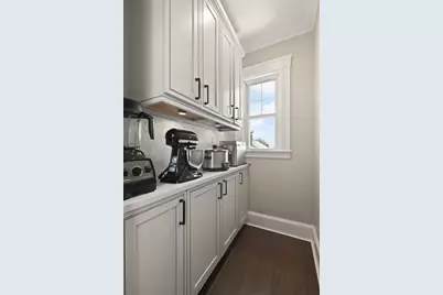 504 Main St #1, Watertown, MA 02472 - Photo 6