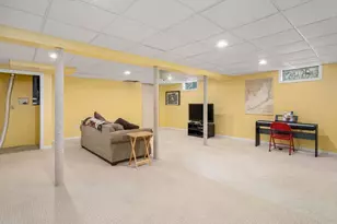 384 Pine St, Agawam, MA 01030 - Photo 28