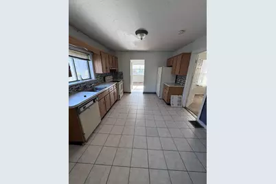 20 Buckminster St, Framingham, MA 01702 - Photo 2