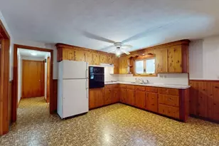 29 Lincoln St, Agawam, MA 01030 - Photo 6