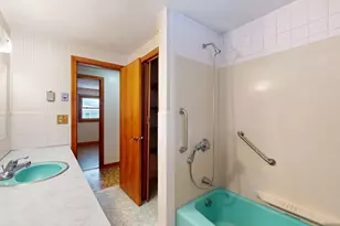 29 Lincoln St, Agawam, MA 01030 - Photo 18