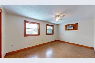 29 Lincoln St, Agawam, MA 01030 - Photo 8