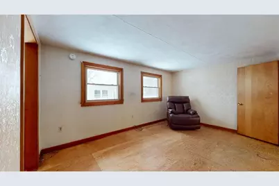 29 Lincoln St, Agawam, MA 01030 - Photo 2