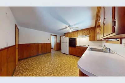 29 Lincoln St, Agawam, MA 01030 - Photo 8