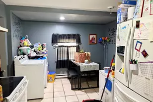 21 Mott St, Worcester, MA 01604 - Photo 14