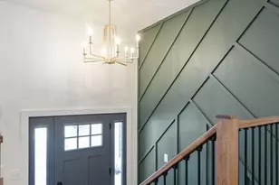 54 Highland Glen Dr, Randolph, MA 02368 - Photo 2