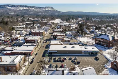 32 Union St., Easthampton, MA 01027 - Photo 2