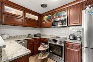 31 Warren St, Waltham, MA 02453 - Photo 2