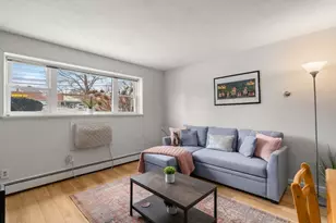 31 Warren St, Waltham, MA 02453 - Photo 1