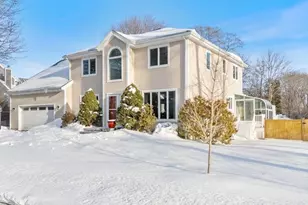 1A Independence Cir, Beverly, MA 01915 - Photo 2