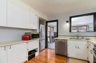 1391 Pond St, Franklin, MA 02038 - Photo 14