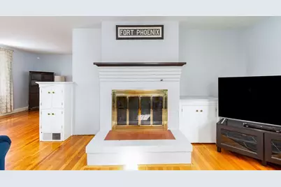 1391 Pond St, Franklin, MA 02038 - Photo 6