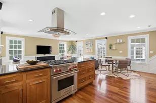 102 Pleasant St, Newburyport, MA 01950 - Photo 6