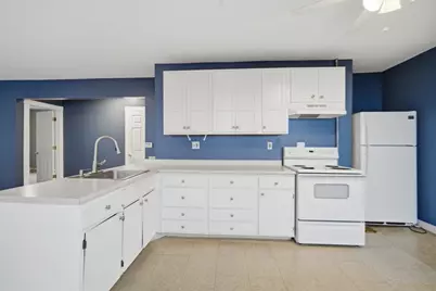 882 Liberty St #1, Springfield, MA 01104 - Photo 2