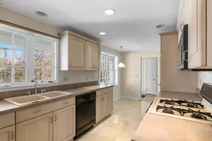 46 Kensington Dr, Sandwich, MA 02563 - Photo 4