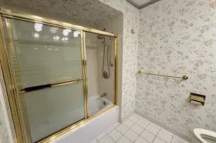 1004 Paradise Rd, Swampscott, MA 01907 - Photo 22