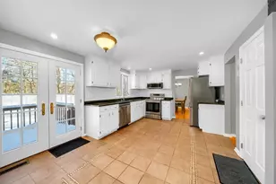 37 Sullivan St, North Andover, MA 01845 - Photo 12