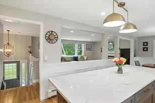 1 Glenridge Dr, Bedford, MA 01730 - Photo 4