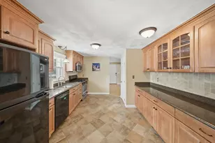 2 Landmark Dr, Methuen, MA 01844 - Photo 4
