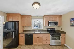 2 Landmark Dr, Methuen, MA 01844 - Photo 6