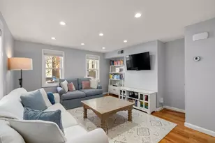 25 Monmouth St, Boston, MA 02128 - Photo 6