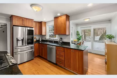 569 Chestnut St, Needham, MA 02492 - Photo 10