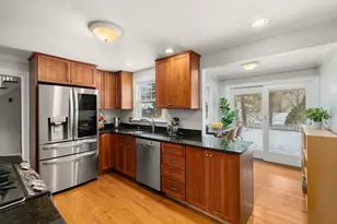 569 Chestnut St, Needham, MA 02492 - Photo 10