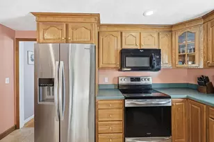 46 Hadley St, Springfield, MA 01118 - Photo 14