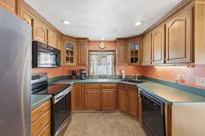 46 Hadley St, Springfield, MA 01118 - Photo 12