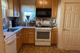 41 Wadsworth Ave, Waltham, MA 02153 - Photo 2