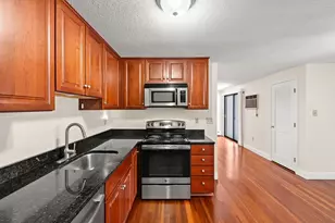 1400 Skyline Dr, Lowell, MA 01854 - Photo 14