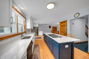 11 Longwood Dr, Lunenburg, MA 01462 - Photo 2