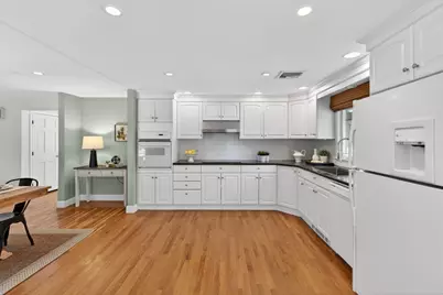 11 Rennie Dr, Andover, MA 01810 - Photo 8