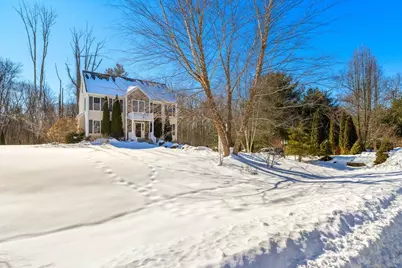 9 Falcon Ln, Haverhill, MA 01832 - Photo 2