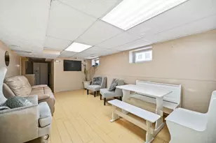 8 Hillview Ave, Boston, MA 02131 - Photo 24