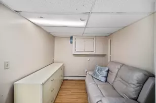 8 Hillview Ave, Boston, MA 02131 - Photo 30