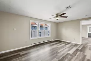 25 Carver St, Worcester, MA 01604 - Photo 6