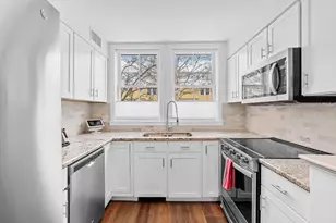 129 Merrimac, Newburyport, MA 01950 - Photo 6