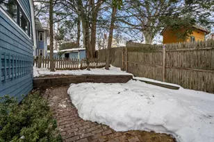 25 Barnard Ave, Watertown, MA 02472 - Photo 32