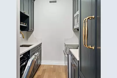 100 E Brookline St #4, Boston, MA 02118 - Photo 2