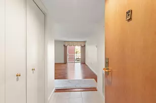 380 Place Ln, Woburn, MA 01801 - Photo 2