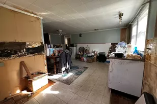 534 S West St, Agawam, MA 01030 - Photo 22