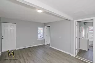 131 Center St, Holyoke, MA 01040 - Photo 6