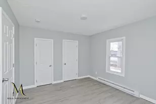 131 Center St, Holyoke, MA 01040 - Photo 4