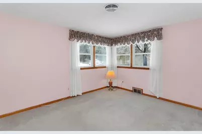 404 Brush Hill Ave, West Springfield, MA 01089 - Photo 16